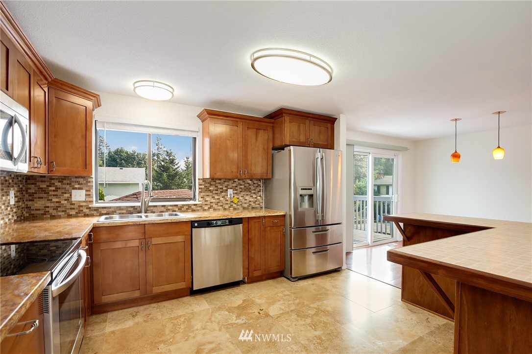 14403 Southeast 198th Street Renton, WA 98058 - Photo 6 of 25 Gallery Image 6