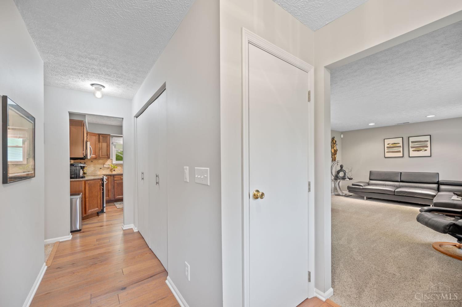 3249 Crest Road Cincinnati, OH 45251 - Photo 16 of 38 Gallery Image 16