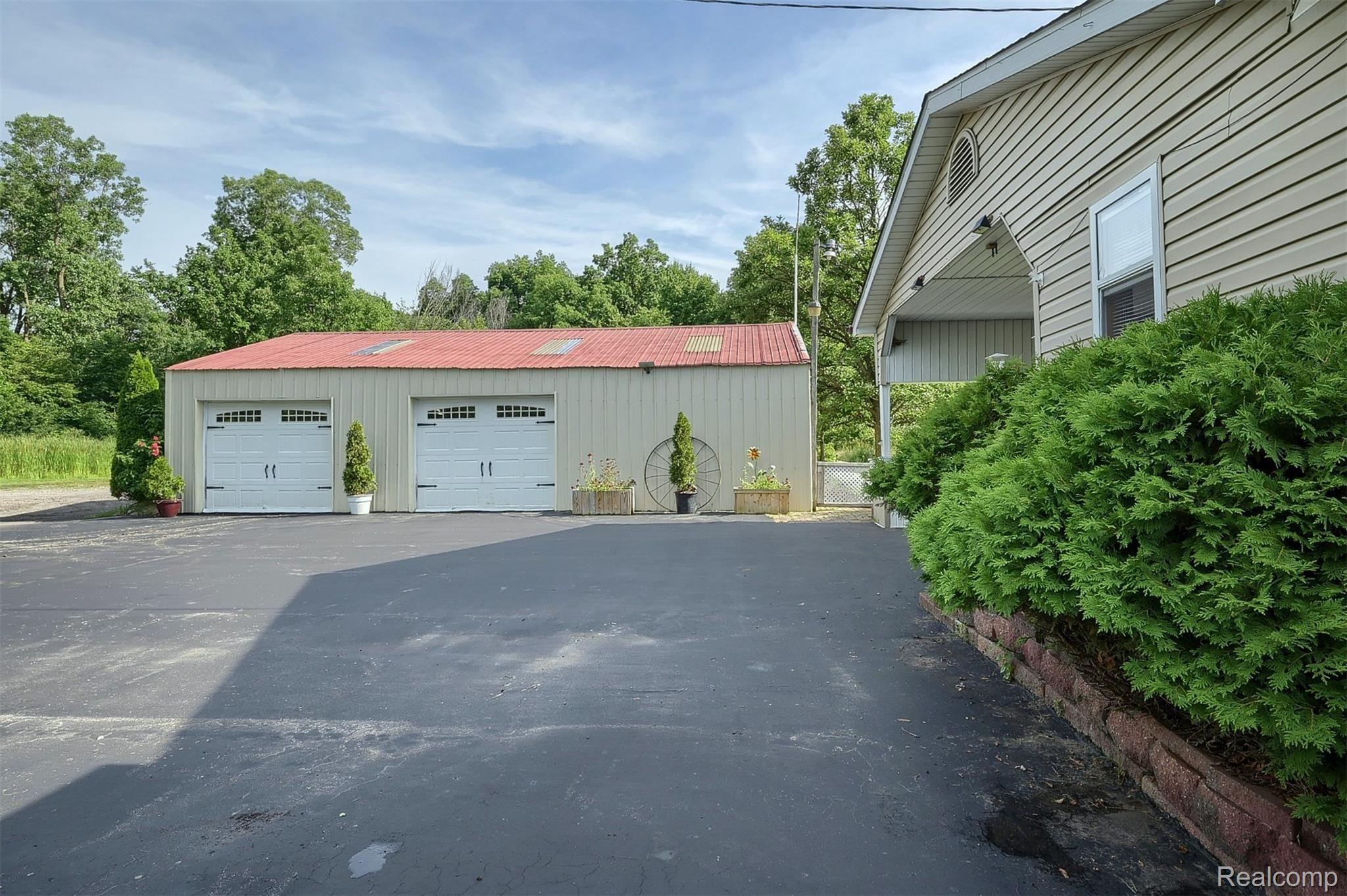 2449 Farrand Road Clio, MI 48420 - Photo 31 of 40 29-Garage.jpg