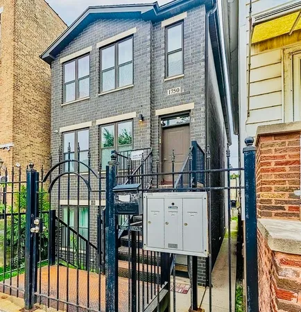 $2,650 | 1750 West Cermak Road, Unit 2, Chicago, IL 60608