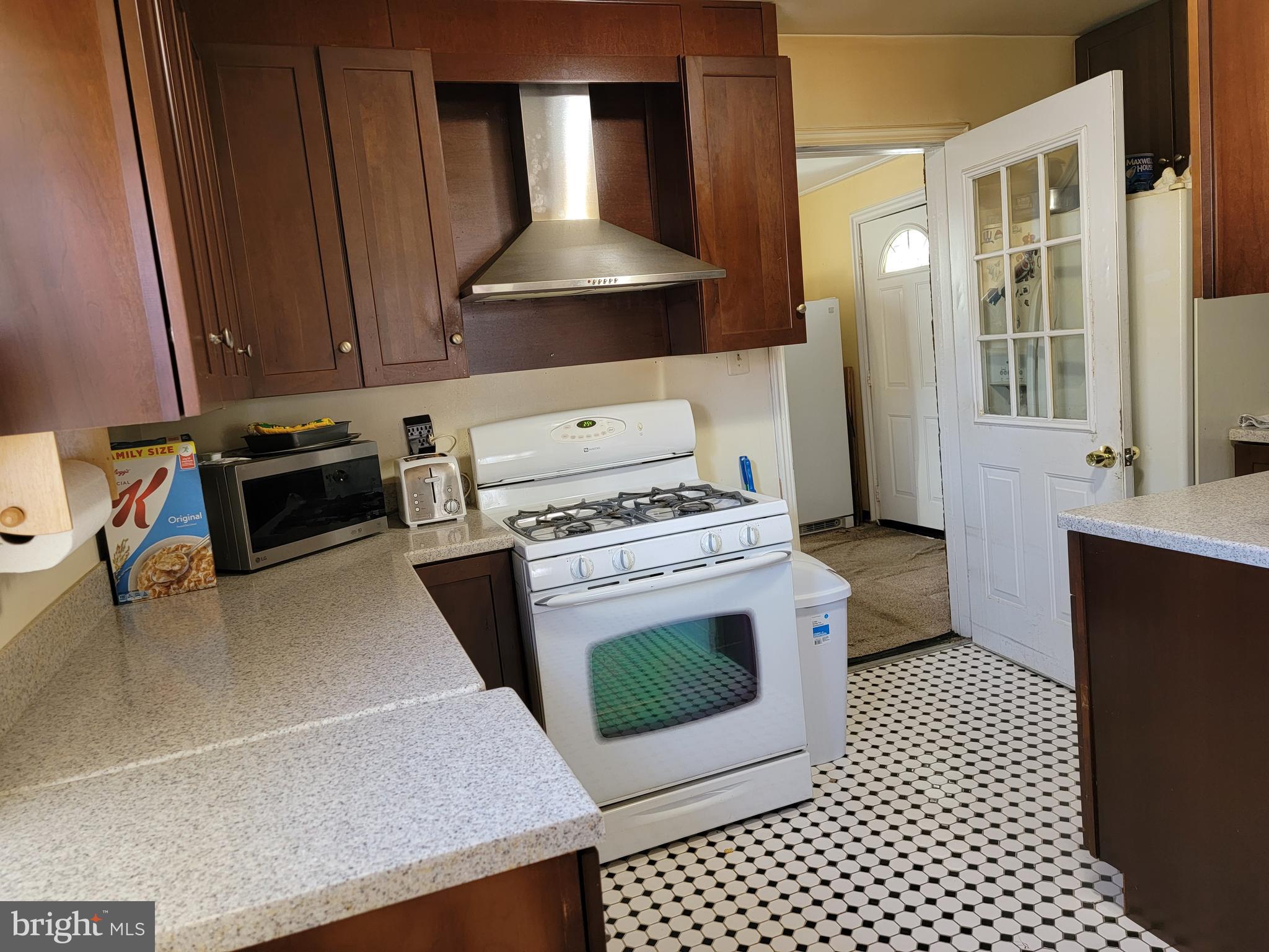 3133 Holloway Road Falls Church, VA 22042 - Photo 2 of 4