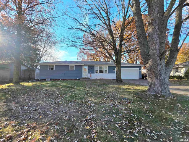 $224,000 | 412 Whippoorwill Drive, Washington, IL 61571