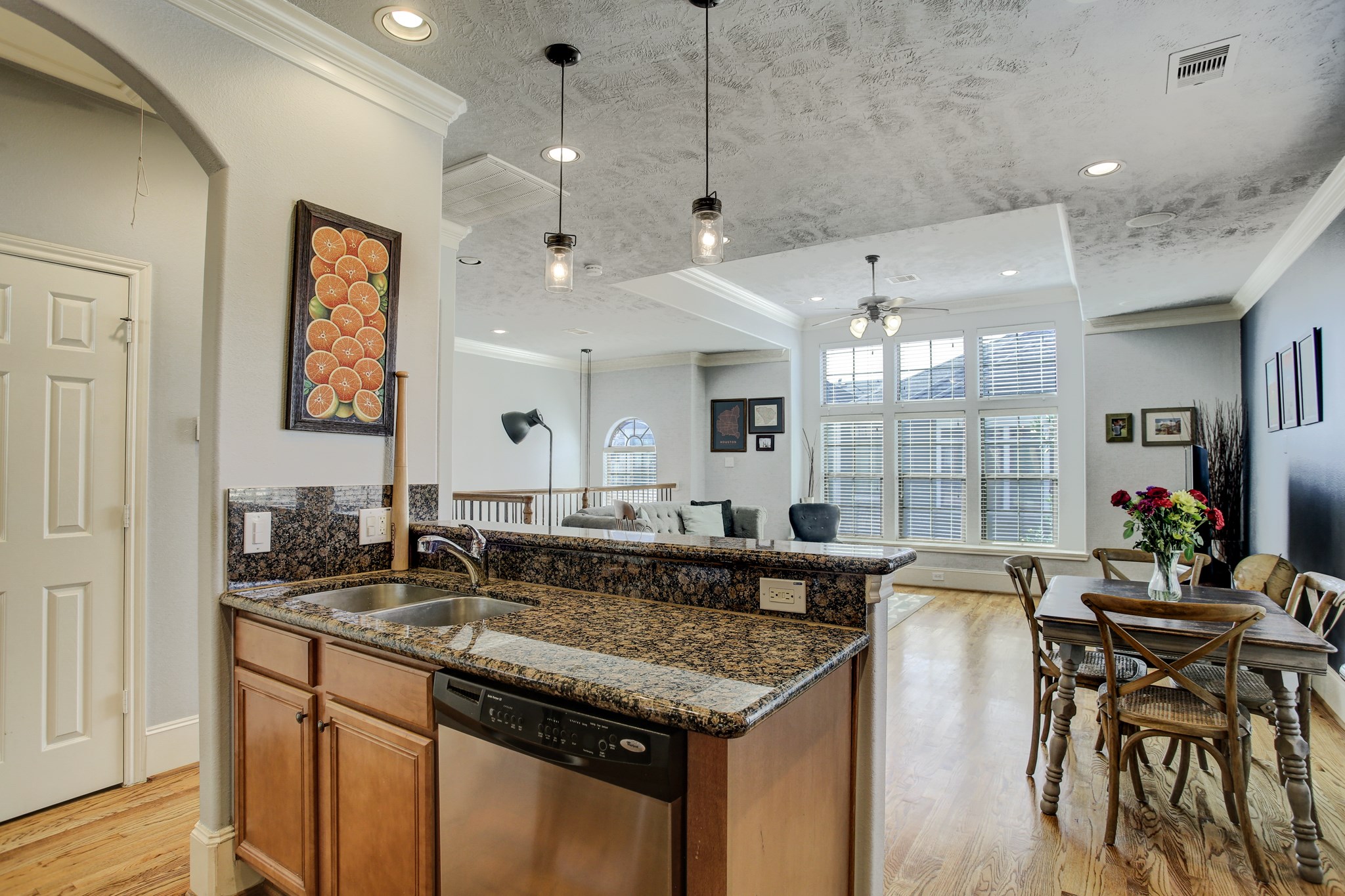 1364 Studer Street Houston, TX 77007 - Photo 8 of 22