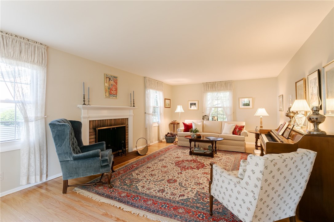 79 Barnfield Road Henrietta, NY 14534 - Photo 13 of 47