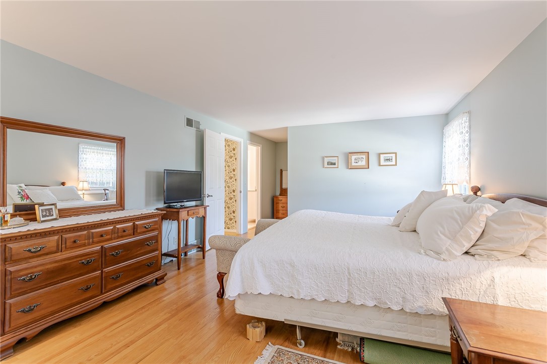 79 Barnfield Road Henrietta, NY 14534 - Photo 34 of 47