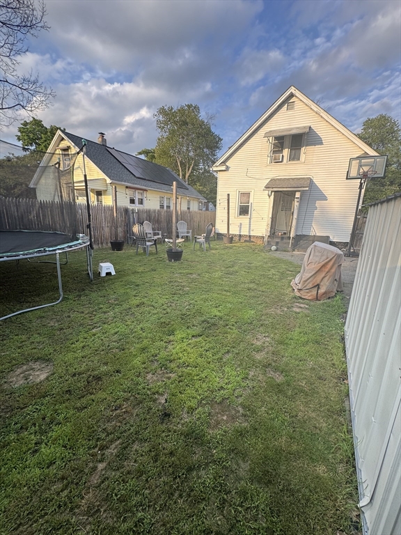 21 Fullerton Street Springfield, MA 01151 - Photo 7 of 32