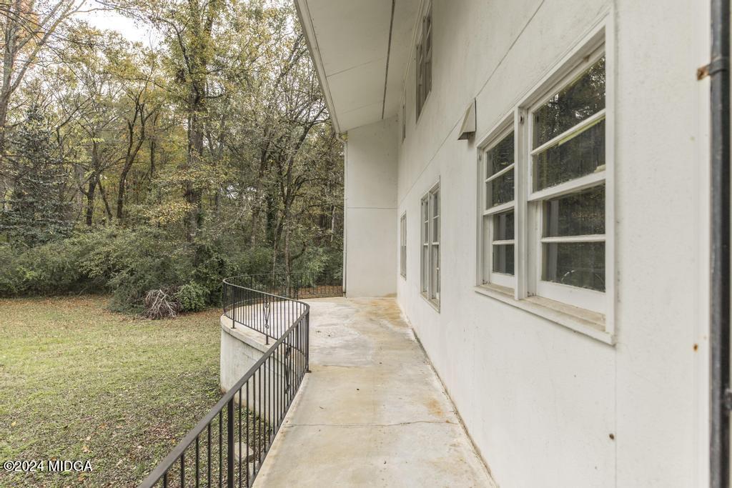 6909 Forsyth Road Macon, GA 31210 - Photo 47 of 53 a view of balcony with workspace