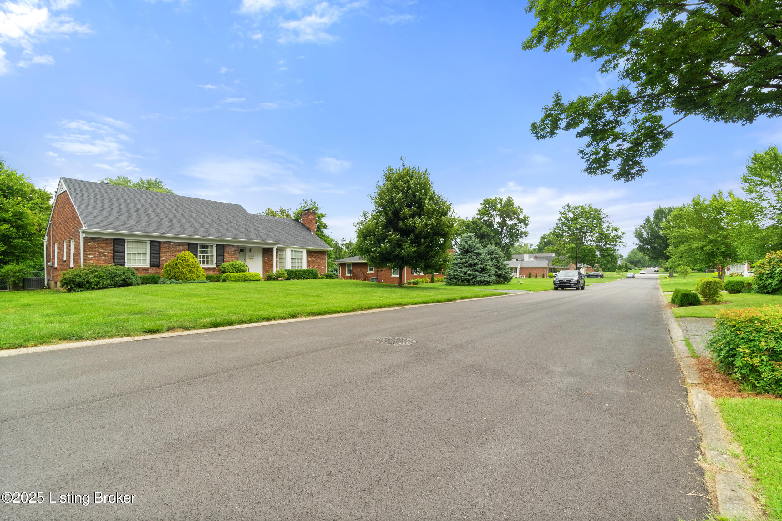 3505 Graham Road Louisville, KY 40207 - Photo 3 of 65 dsc04640