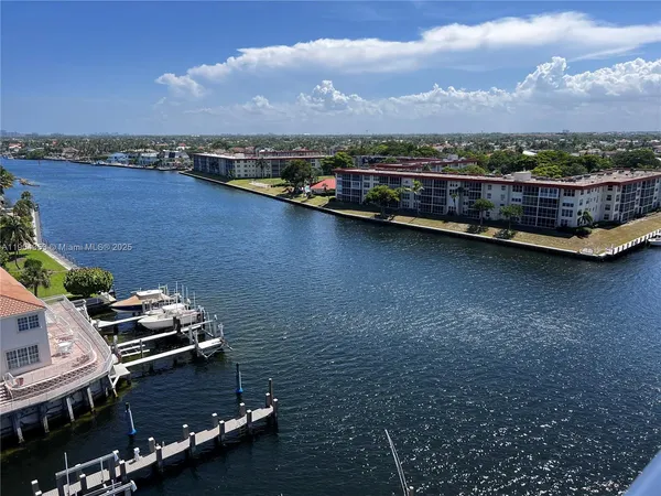 $4,900 | 1160 Hillsboro Mile, Unit 901, Hillsboro Beach, FL 33062