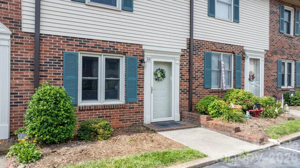 $199,900 | 1330 5th Street Northeast, Unit 64, Hickory, NC 28601