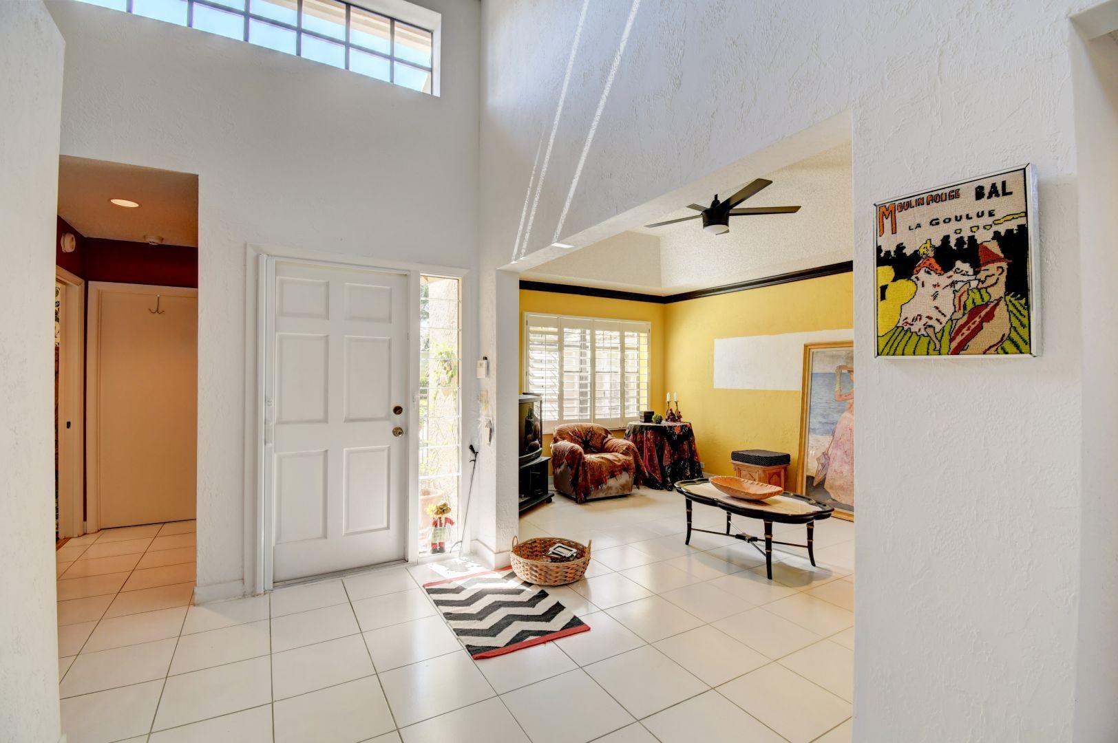 17517 Vía Capri Boca Raton, FL 33496 - Photo 4 of 31 07_dsc_3459_60_61_62_63