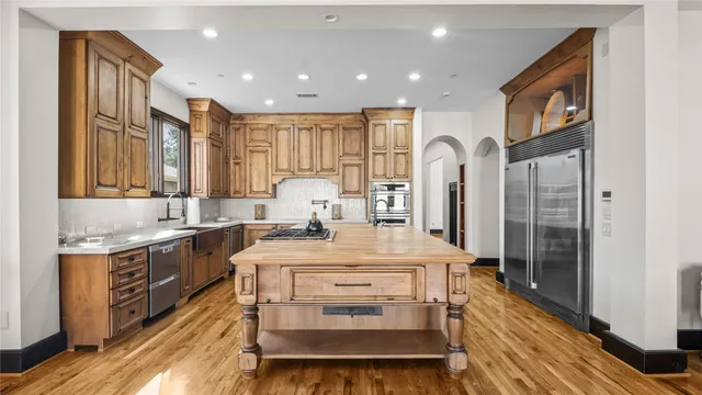 $1,890,000 | 4914 Imperial Street, Bellaire, TX 77401