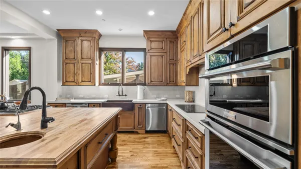 $1,890,000 | 4914 Imperial Street, Bellaire, TX 77401