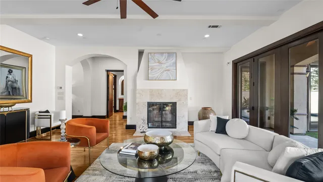 $1,890,000 | 4914 Imperial Street, Bellaire, TX 77401