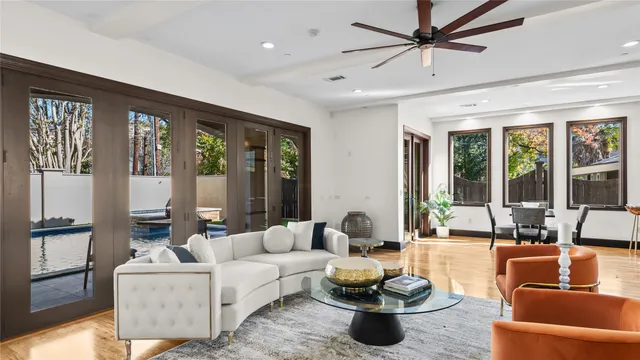 $1,890,000 | 4914 Imperial Street, Bellaire, TX 77401