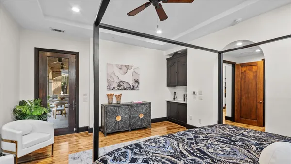 $1,890,000 | 4914 Imperial Street, Bellaire, TX 77401