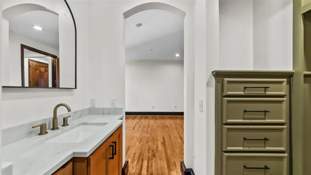 $1,890,000 | 4914 Imperial Street, Bellaire, TX 77401