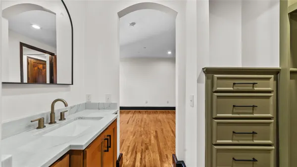 $1,890,000 | 4914 Imperial Street, Bellaire, TX 77401
