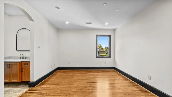 $1,890,000 | 4914 Imperial Street, Bellaire, TX 77401