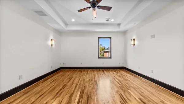 $1,890,000 | 4914 Imperial Street, Bellaire, TX 77401