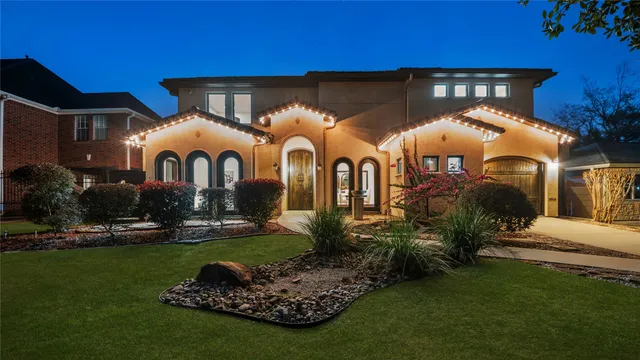 $1,890,000 | 4914 Imperial Street, Bellaire, TX 77401