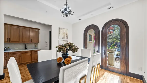 $1,890,000 | 4914 Imperial Street, Bellaire, TX 77401