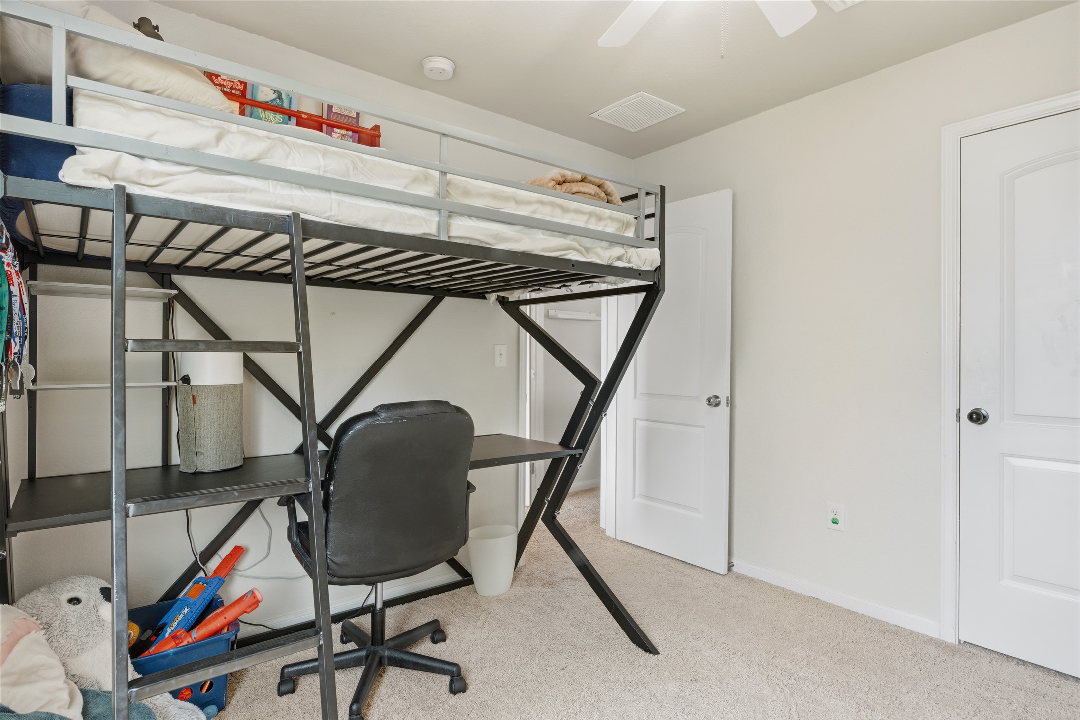 509 Pinnacle Drive Georgetown, TX 78626 - Photo 18 of 25 a room with musical instruments