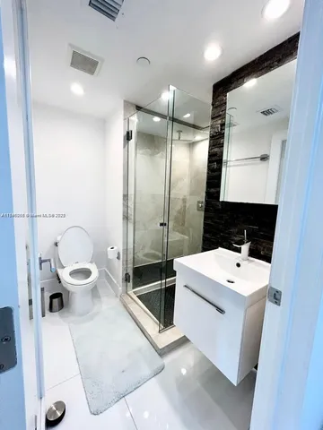 $3,500 | Miami Beach City Center, Miami Beach, FL 33139