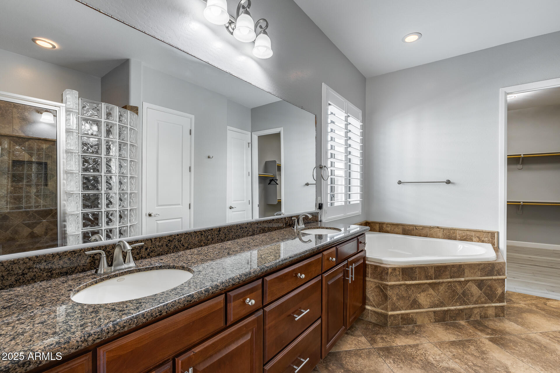 3160 East Powell Place Chandler, AZ 85249 - Photo 20 of 36 Master Bath