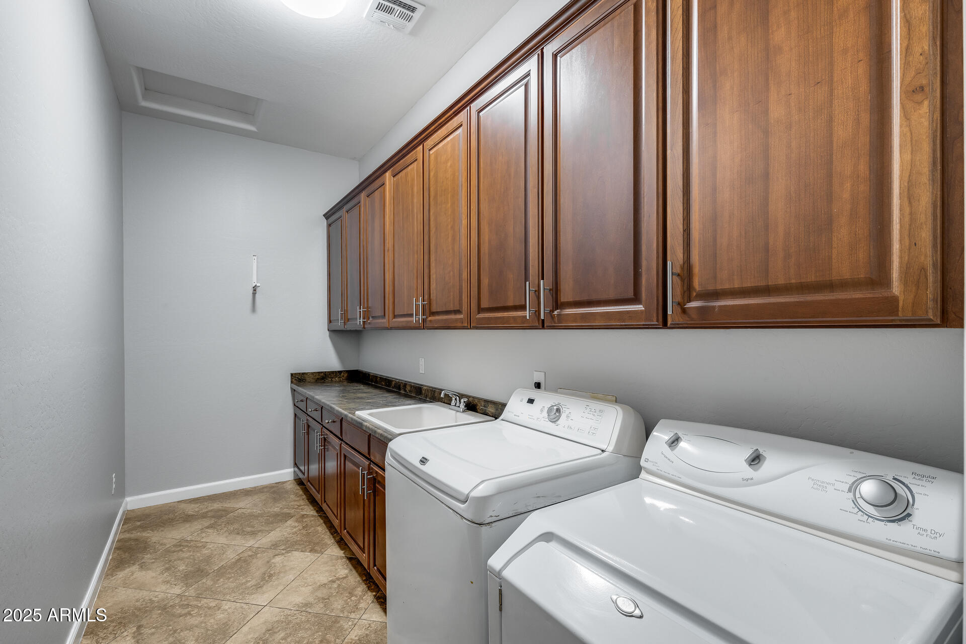 3160 East Powell Place Chandler, AZ 85249 - Photo 30 of 36 Laundry Room