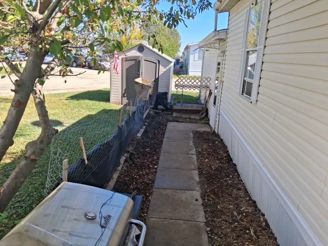 a view of a bird bath