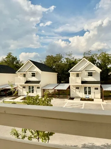$1,100 | 2002 West 2nd Street, Unit 802, Taylor, TX 76574