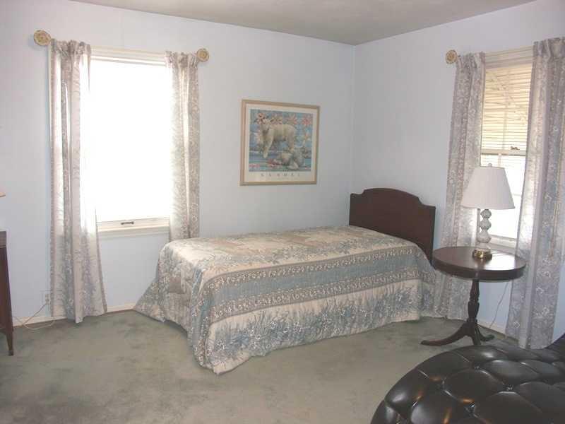 1312 Shawnee Road Indianapolis, IN 46260 - Photo 8 of 12 Gallery Image 8