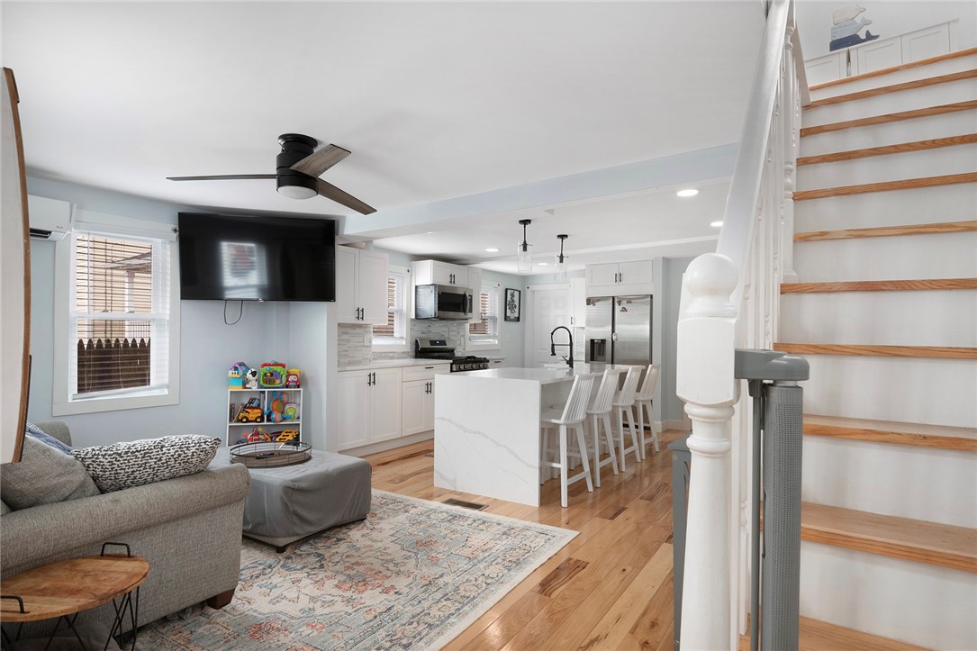 26 Pearl Street Newport, RI 02840 - Photo 14 of 48