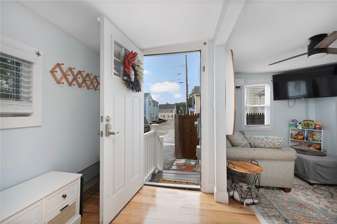 26 Pearl Street Newport, RI 02840 - Photo 16 of 48