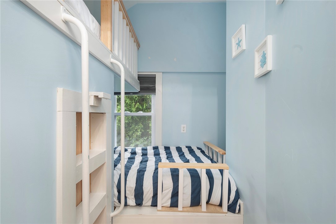 26 Pearl Street Newport, RI 02840 - Photo 34 of 48