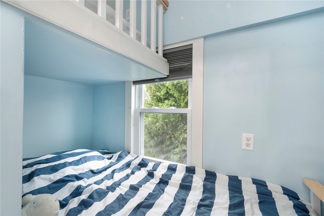 26 Pearl Street Newport, RI 02840 - Photo 36 of 48