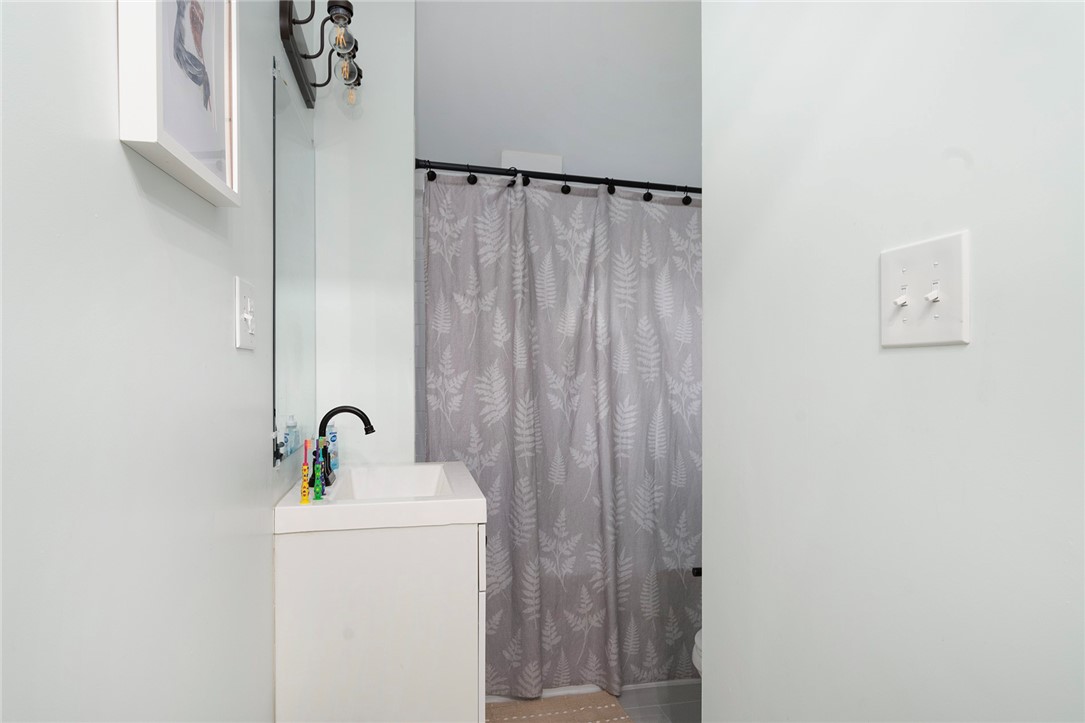 26 Pearl Street Newport, RI 02840 - Photo 37 of 48