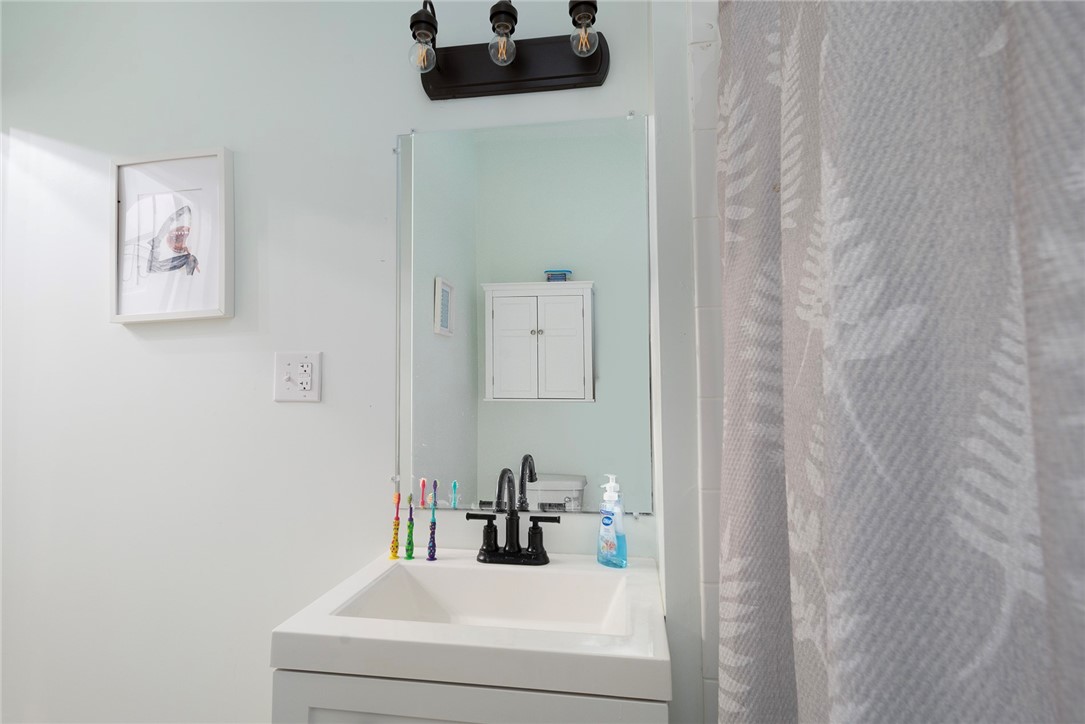 26 Pearl Street Newport, RI 02840 - Photo 39 of 48