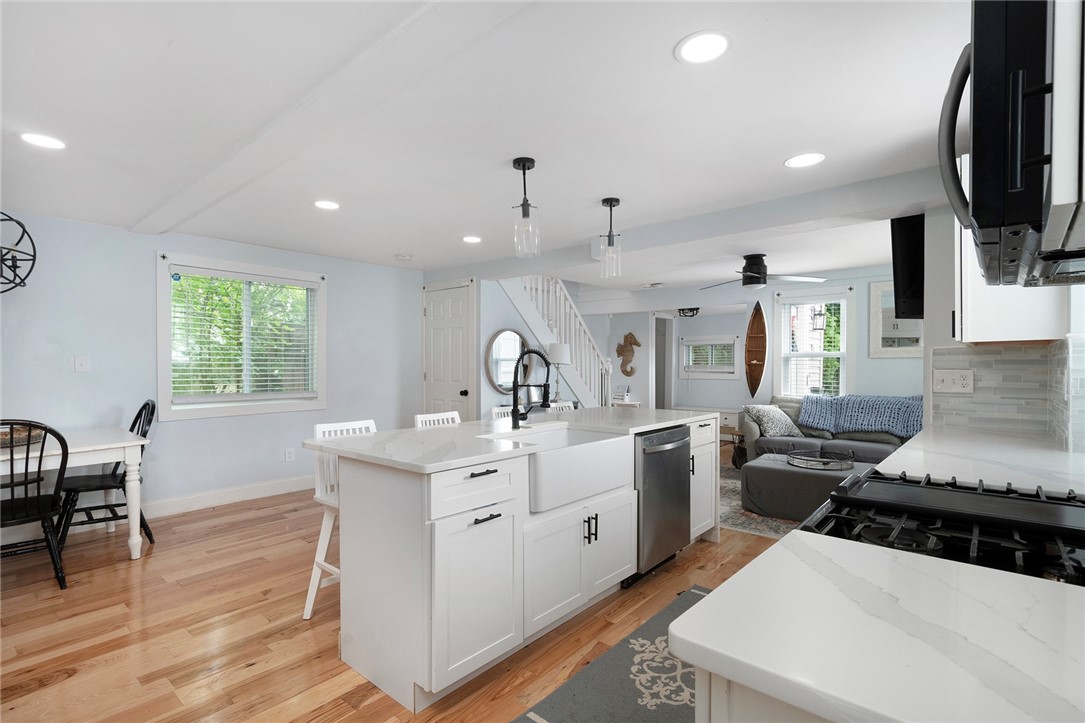 26 Pearl Street Newport, RI 02840 - Photo 6 of 48