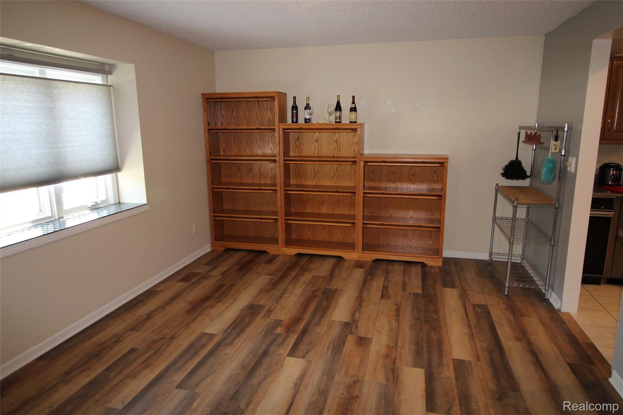 669 North Riverside Avenue, Unit 2 St. Clair, MI 48079 - Photo 5 of 24 IMG_6006.JPG
