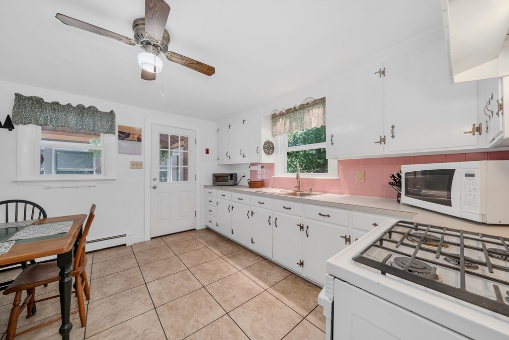 204 Hill Road Groton, MA 01450 - Photo 5 of 22