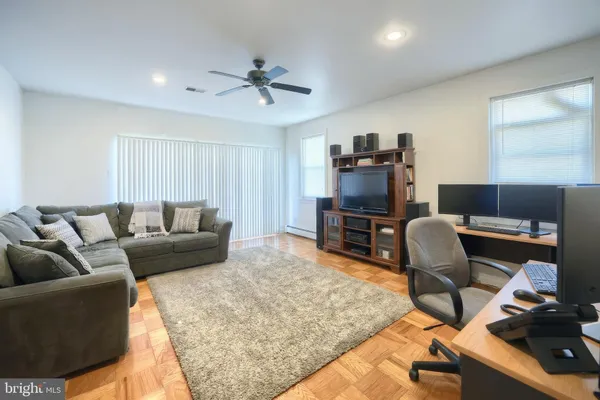 $179,900 | 723 Pennsylvania Avenue, York, PA 17404
