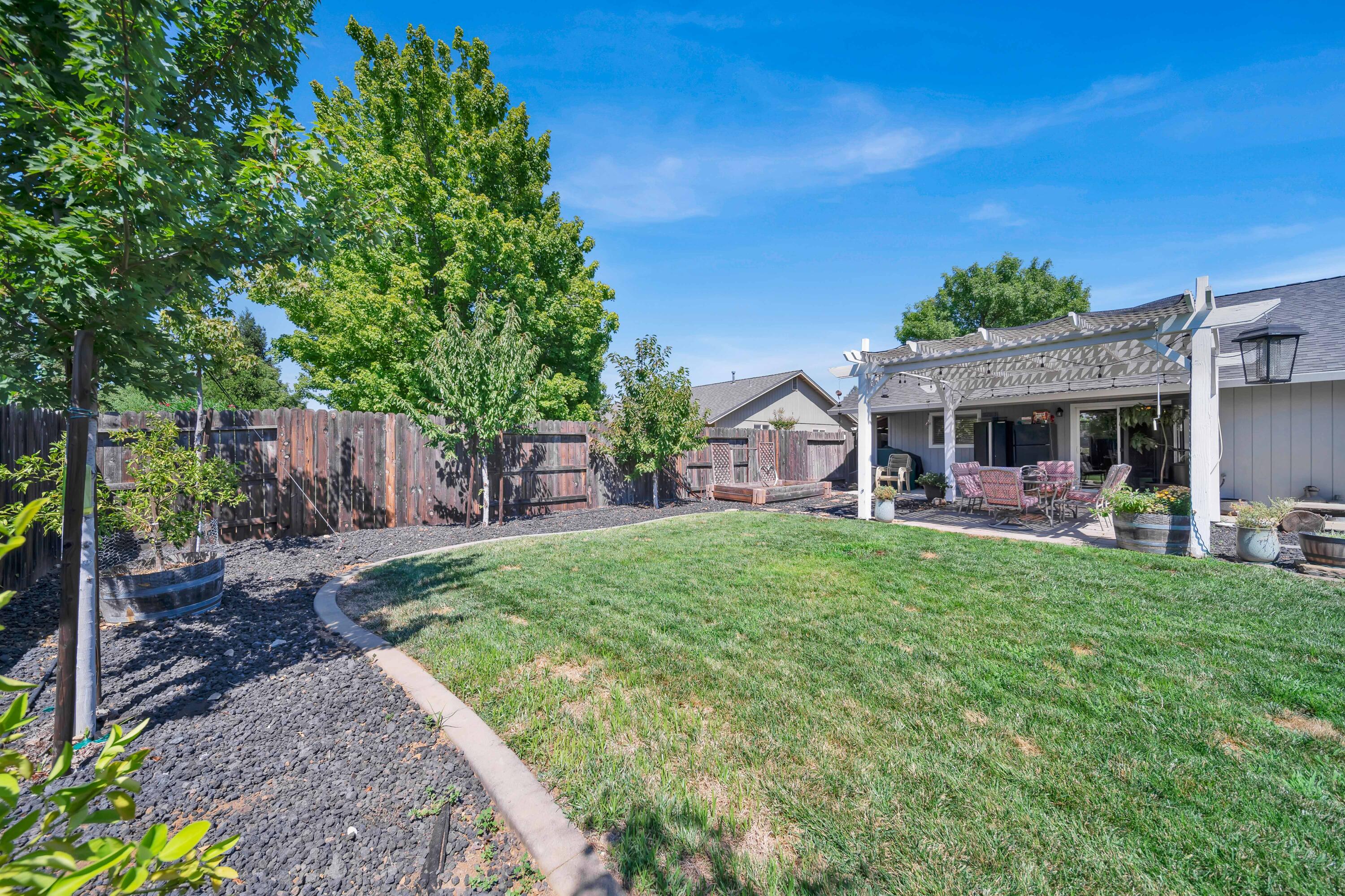 1968 Airstrip Road Redding, CA 96003 - Photo 38 of 42 Redding-Real-Estate-Photography-11