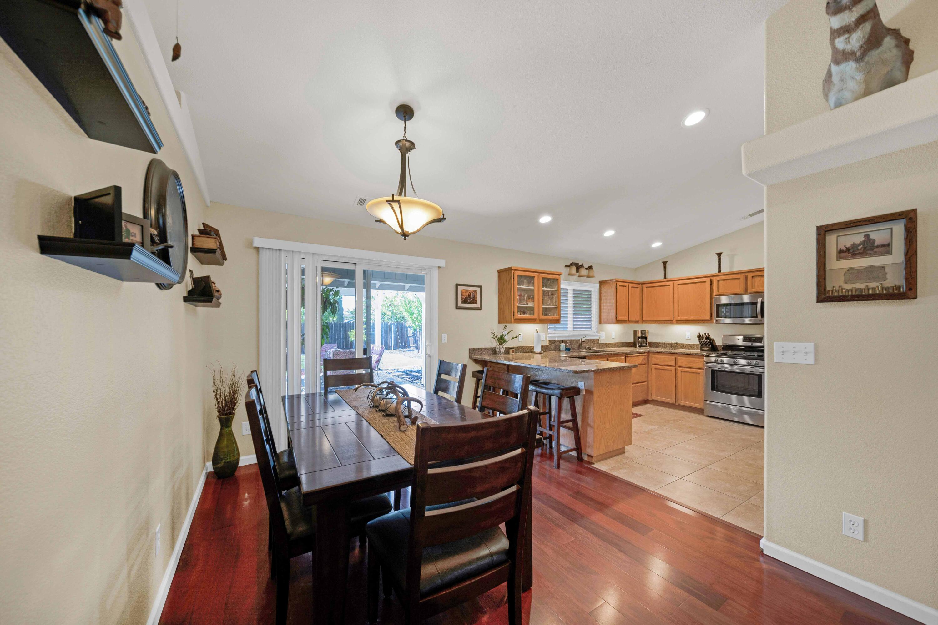 1968 Airstrip Road Redding, CA 96003 - Photo 9 of 42 Redding-Real-Estate-Photography-25