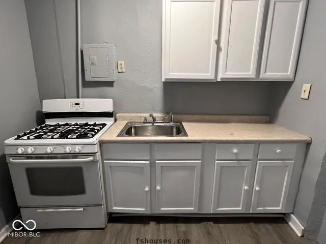 $825 | 518 South State Avenue, Indianapolis, IN 46203