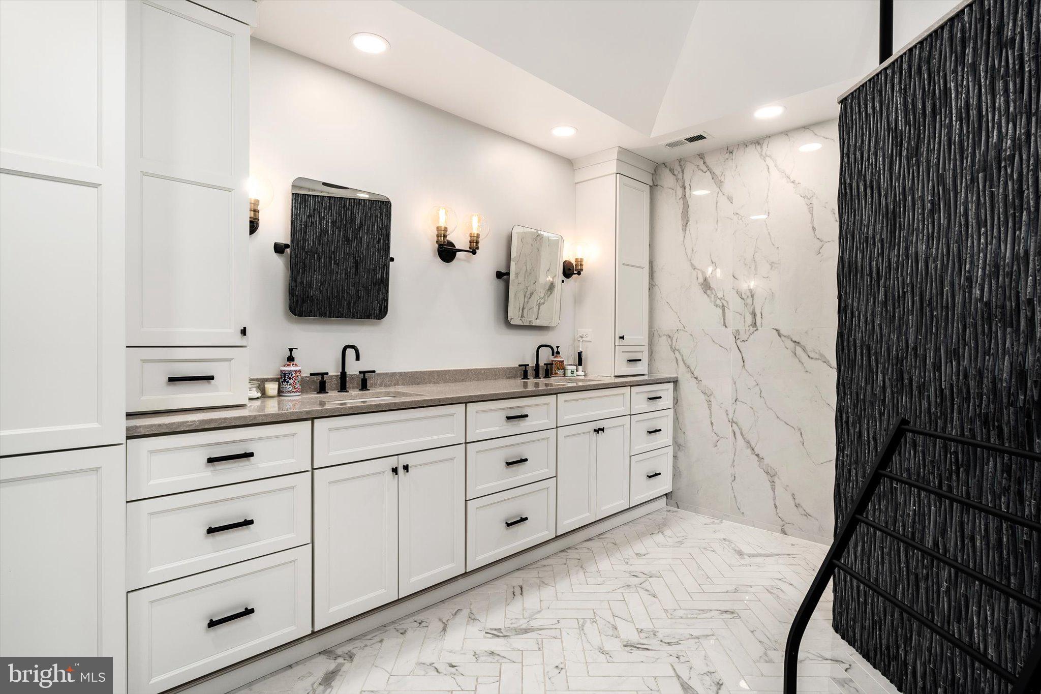 5 Oak Ridge Court Voorhees, NJ 08043 - Photo 24 of 41