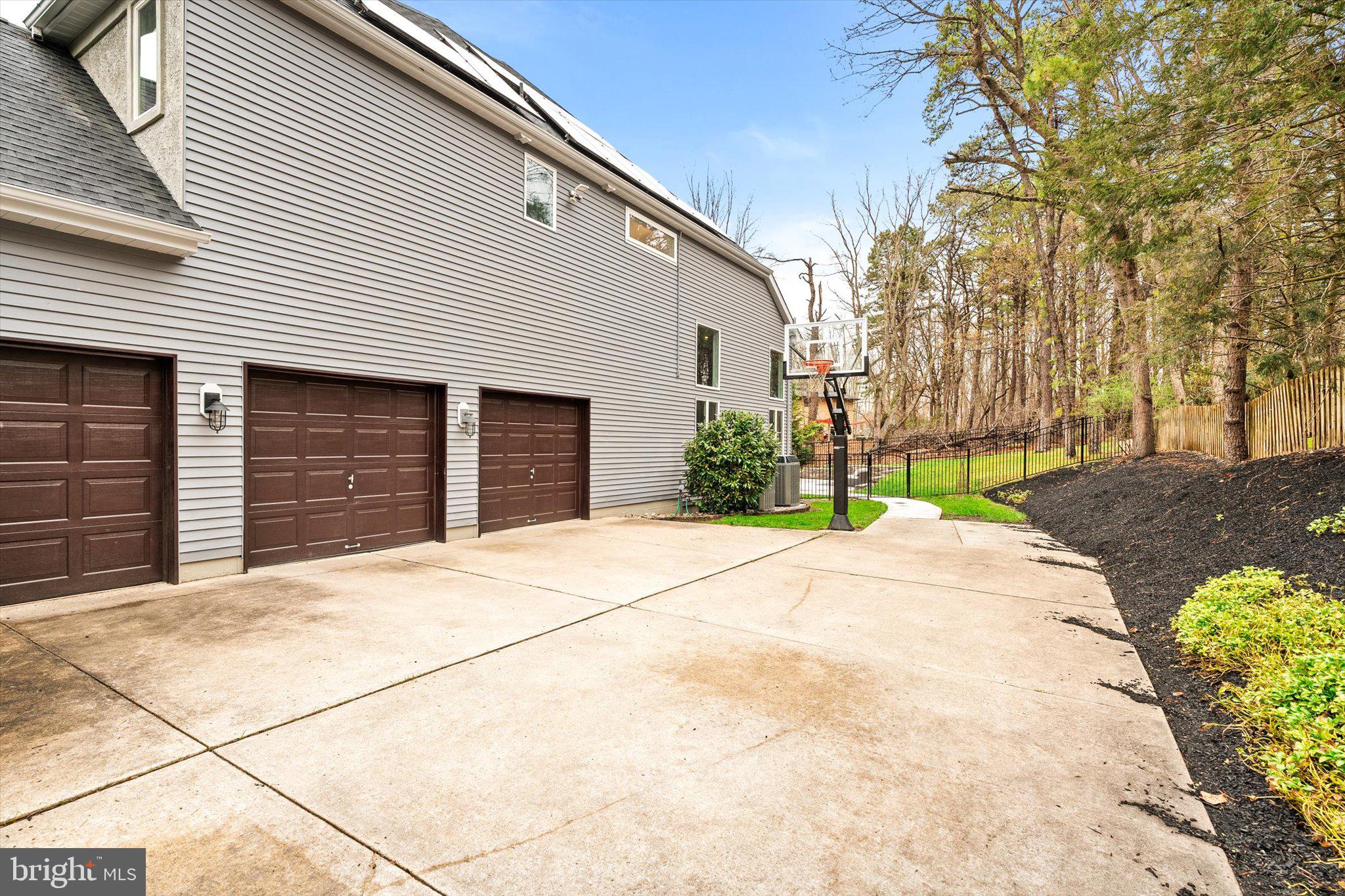 5 Oak Ridge Court Voorhees, NJ 08043 - Photo 4 of 41