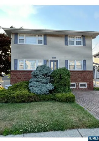 $2,800 | 615 Chase Avenue, Unit 2, Lyndhurst, NJ 07071