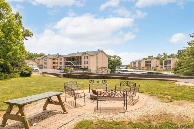 $314,500 | 199 Bristol Bay Drive, Unit 1B, Lake Ozark, MO 65049